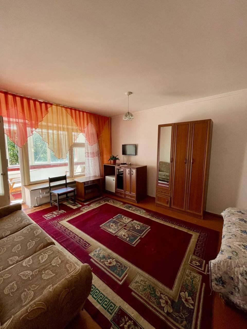 Otel Issyk-Kul Каракол Экстерьер фото
