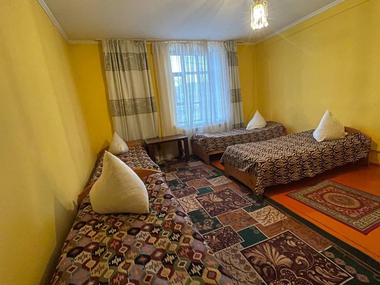 Otel Issyk-Kul Каракол Экстерьер фото