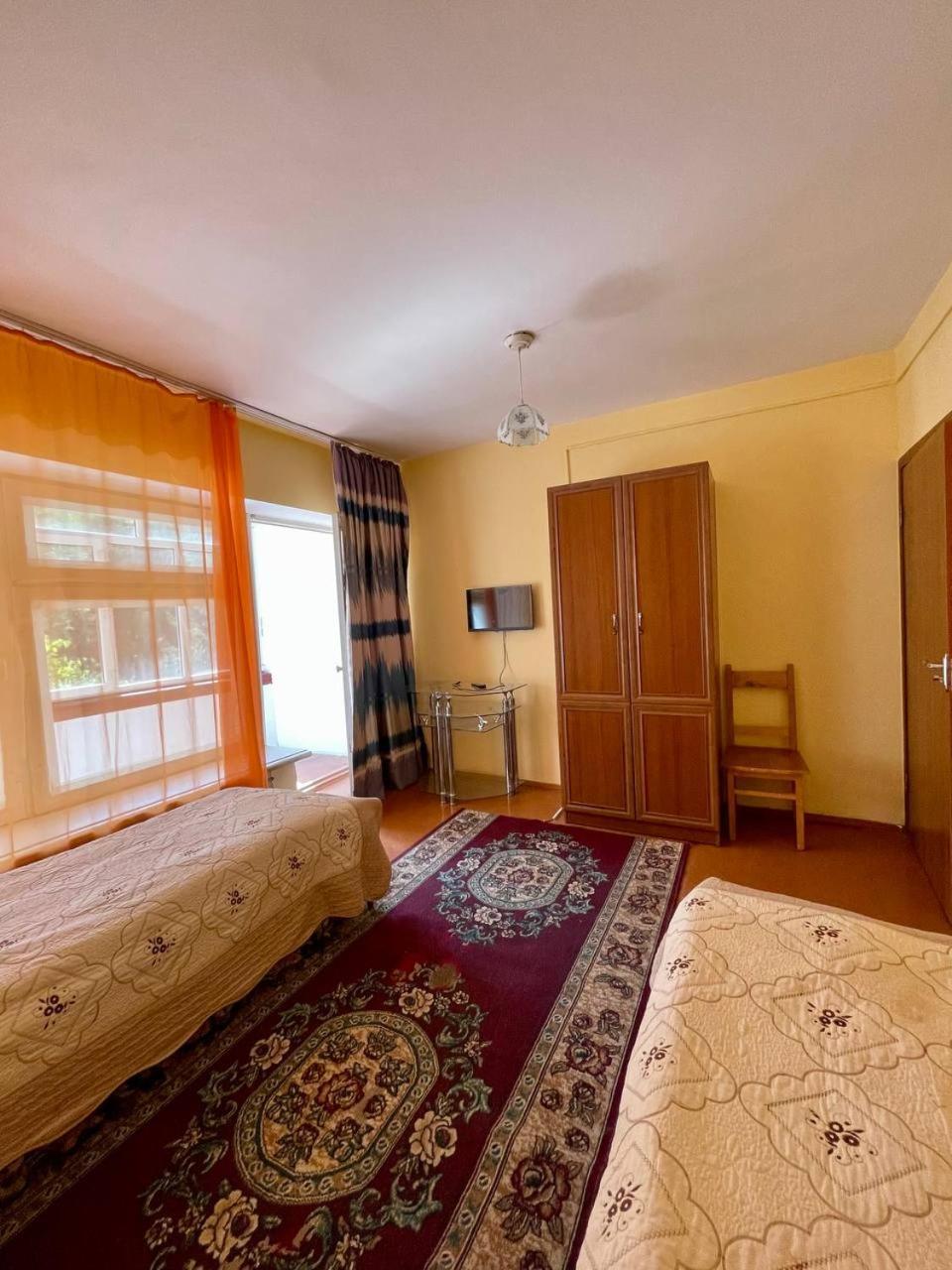Otel Issyk-Kul Каракол Экстерьер фото