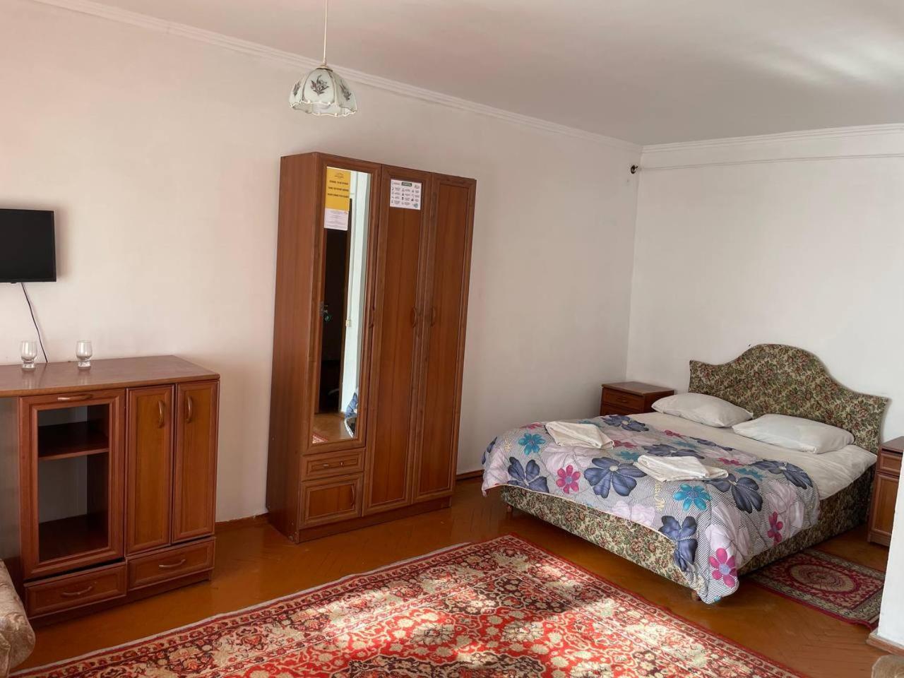 Otel Issyk-Kul Каракол Экстерьер фото