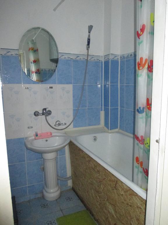 Otel Issyk-Kul Каракол Экстерьер фото