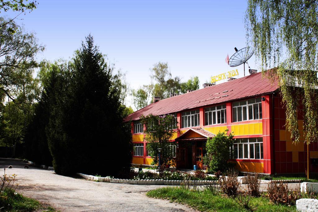 Otel Issyk-Kul Каракол Экстерьер фото
