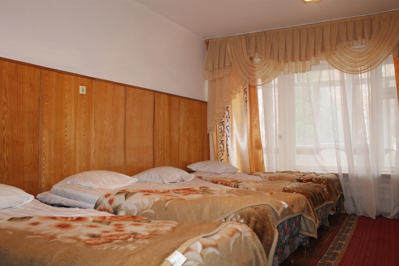 Otel Issyk-Kul Каракол Экстерьер фото